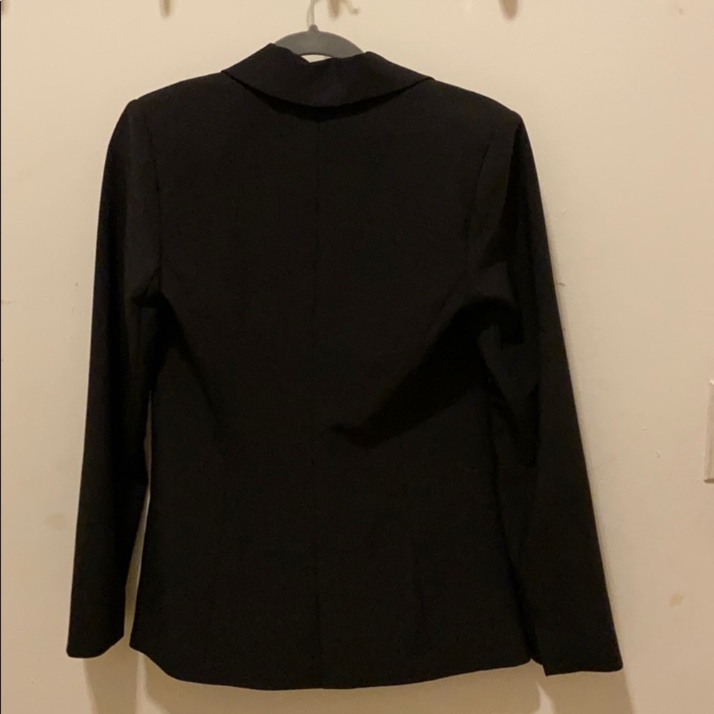 Blazer - Picture 4 of 4